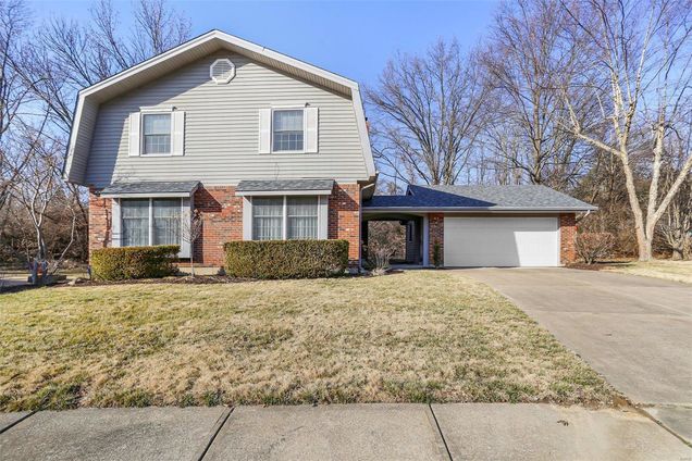 15451 Schoettler Valley Chesterfield, MO House Sold - Photo 1 of 28. Opens carousel modal