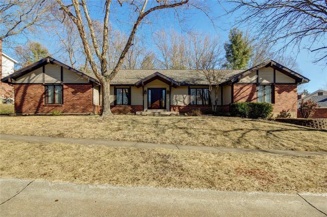 362 Branchport Drive Chesterfield, MO House Sold - Photo 1 of 49. Opens carousel modal