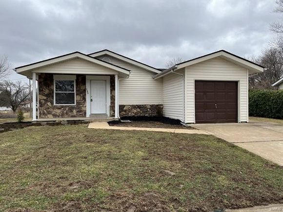 2590 Lindsay Florissant, MO House Sold - Photo 1 of 12. Opens carousel modal