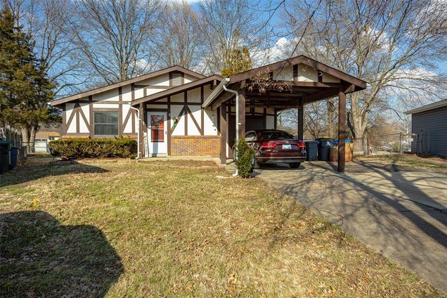 2423 Soundview Florissant, MO House Sold - Photo 1 of 21. Opens carousel modal