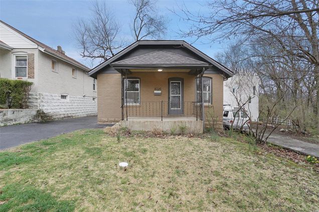 8725 Brentwood St Louis, MO House Sold - Photo 1 of 24. Opens carousel modal