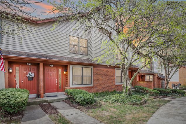 955 Quail Meadows Court Unit C Chesterfield, MO Townhouse Sold - Photo 1 of 27. Opens carousel modal