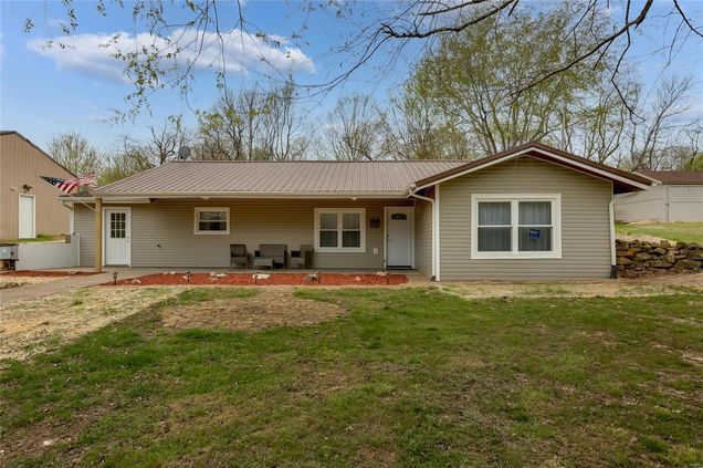 1405 Egyptian Hills Drive Creal Springs, IL House Sold - Photo 1 of 37. Opens carousel modal