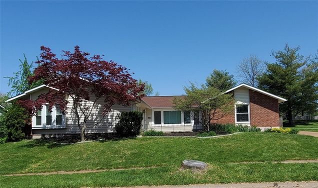 376 Sunfield Place Ballwin, MO House Sold - Photo 1 of 20. Opens carousel modal