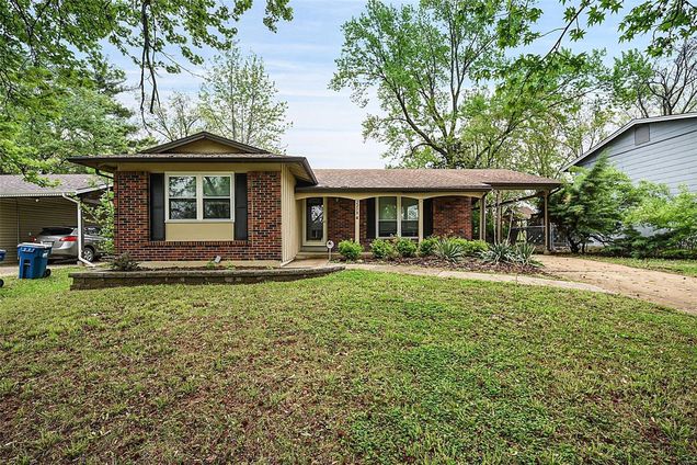 2258 Westglen Park Drive Maryland Heights, MO House Sold - Photo 1 of 18. Opens carousel modal