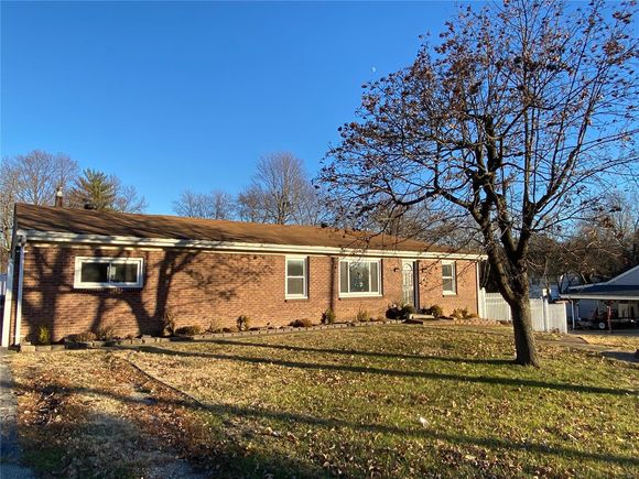 3048 Doddridge Avenue Maryland Heights, MO House Sold - Photo 1 of 12. Opens carousel modal