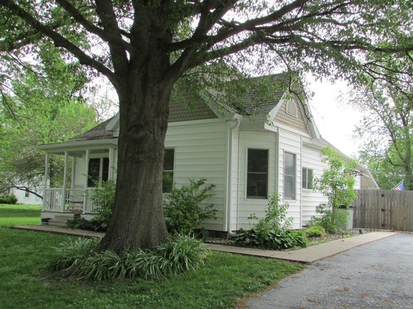 108 Maple Street Moro, IL House Sold - Photo 1 of 33. Opens carousel modal
