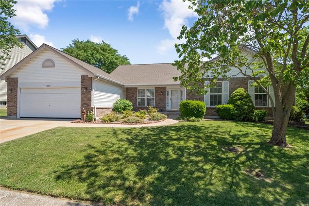 1828 Chateau Du Mont Drive Florissant, MO House Sold - Photo 1 of 39. Opens carousel modal