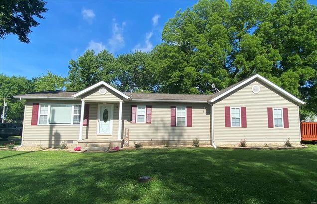 510 Collins Street Carlyle, IL House Sold - Photo 1 of 44. Opens carousel modal