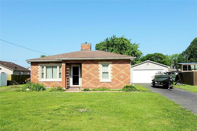 7 Maple Street Moro, IL House Sold - Photo 1 of 11. Opens carousel modal