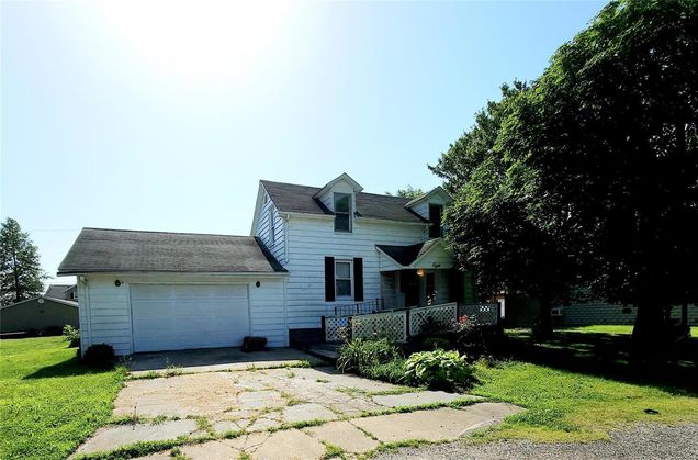 8 Maple Street Moro, IL House Sold - Photo 1 of 12. Opens carousel modal