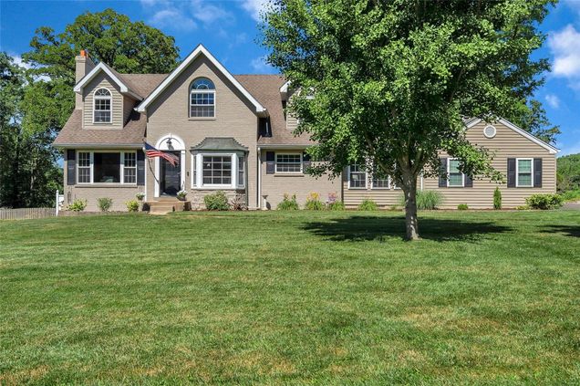 13 Concord Lane St Louis, MO House Sold - Photo 1 of 43. Opens carousel modal