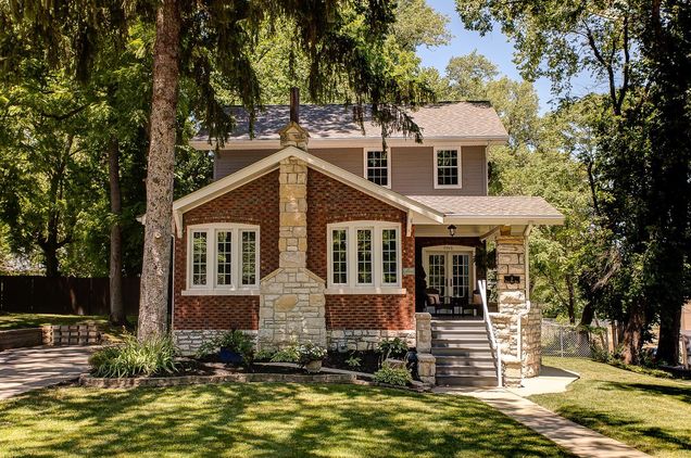 5 Signal Hill Boulevard Belleville, IL House Sold - Photo 1 of 58. Opens carousel modal