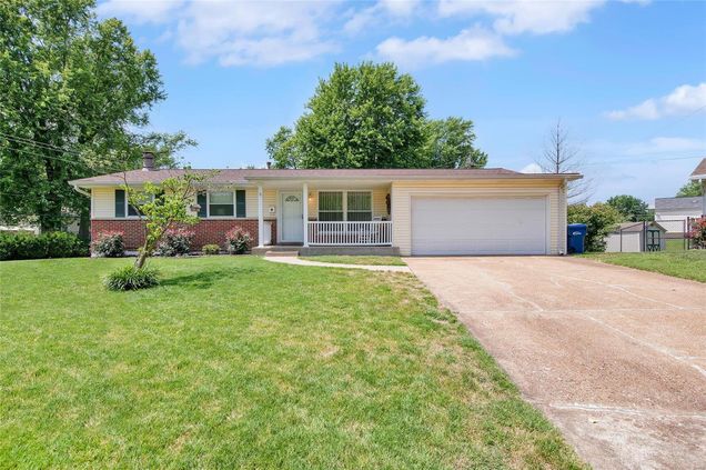 8 Sharon Court Florissant, MO House Sold - Photo 1 of 25. Opens carousel modal
