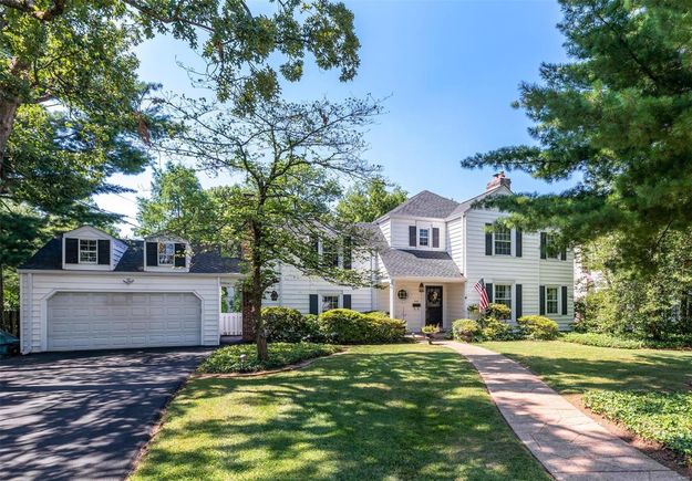 418 E Argonne Drive Kirkwood, MO House Sold - Photo 1 of 28. Opens carousel modal