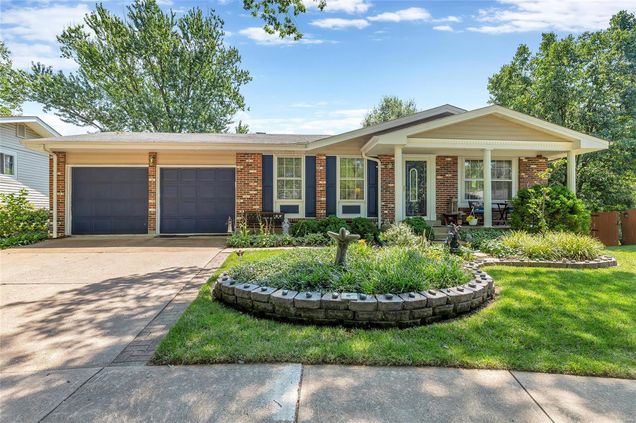 544 Braebridge Road Manchester, MO House Sold - Photo 1 of 39. Opens carousel modal