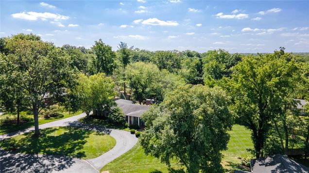 46 Salem Estates Drive Ladue, MO House Sold - Photo 1 of 52. Opens carousel modal