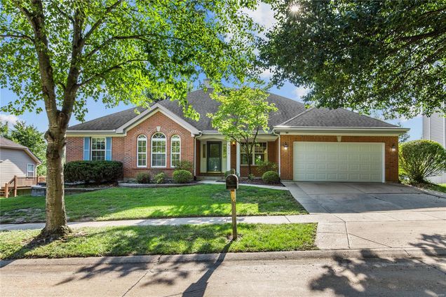 275 Woodcliffe Place Drive Chesterfield, MO House Sold - Photo 1 of 28. Opens carousel modal