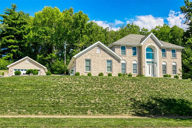 266 Woodcliffe Place Drive Chesterfield, MO House Sold - Photo 1 of 75. Opens carousel modal