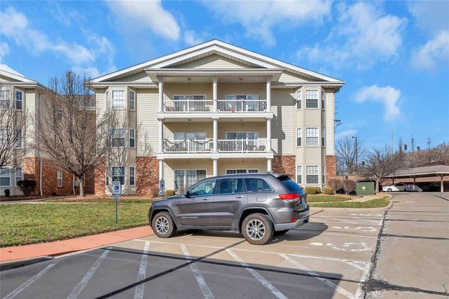 112 Saint James Court St Peters, MO Condo Sold - Photo 1 of 32. Opens carousel modal
