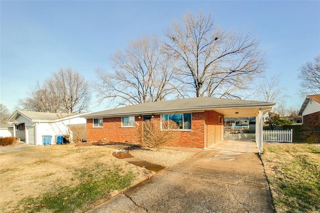 3524 Glen Arbor Drive St Louis, MO House Sold - Photo 1 of 16. Opens carousel modal