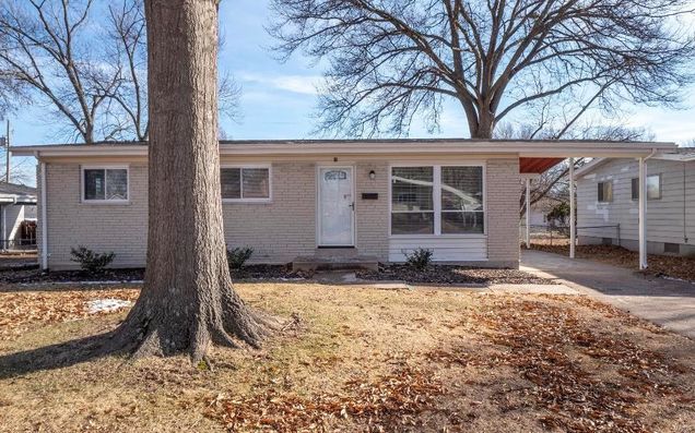 8 San Mateo Drive Florissant, MO House Sold - Photo 1 of 21. Opens carousel modal