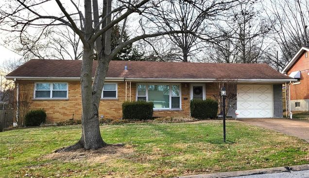 9613 Flagler Drive St Louis, MO House Sold - Photo 1 of 12. Opens carousel modal