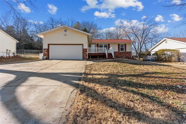 507 Forest Run Drive Eureka, MO House Sold - Photo 1 of 30. Opens carousel modal