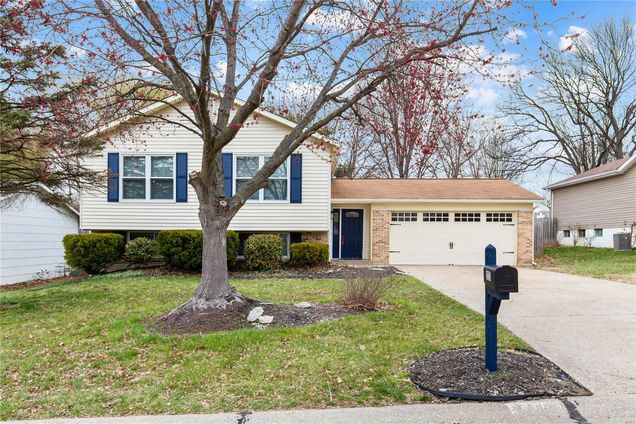2925 Park Valley Drive St Peters, MO House Sold - Photo 1 of 26. Opens carousel modal