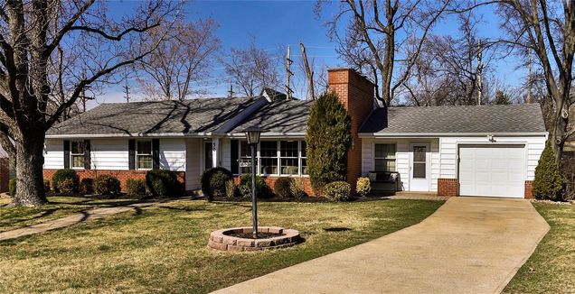 30 Flamingo Drive St Louis, MO House Sold - Photo 1 of 34. Opens carousel modal