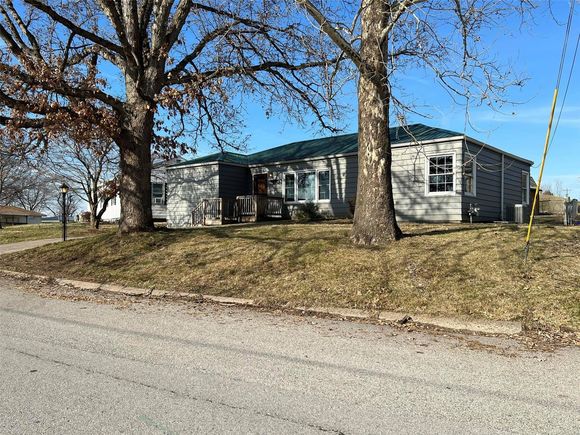 11 Wauneta Place Hannibal, MO House Sold - Photo 1 of 30. Opens carousel modal