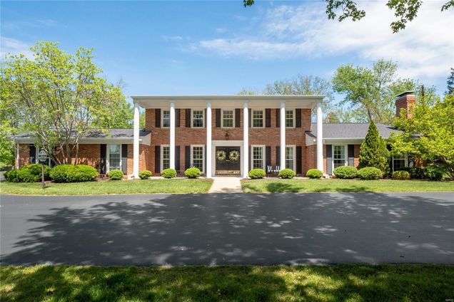 2 Stoney Brook Lane Ladue, MO House Sold - Photo 1 of 29. Opens carousel modal