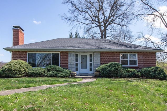 4 N Tealbrook Drive St Louis, MO House Sold - Photo 1 of 29. Opens carousel modal