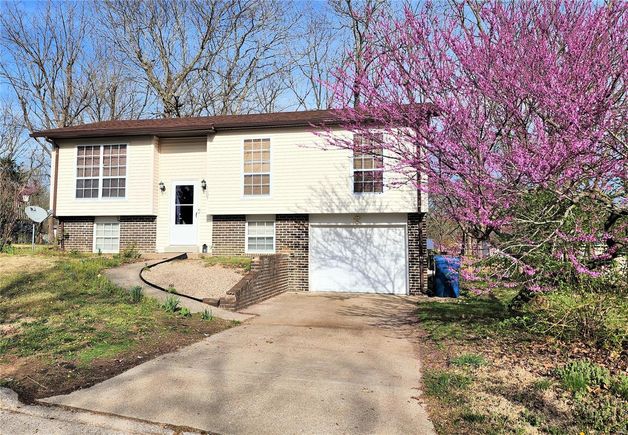 1607 Starlite Drive Jefferson City, MO House Sold - Photo 1 of 18. Opens carousel modal
