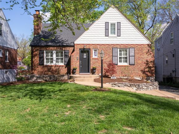 262 Edwin Avenue St Louis, MO House Sold - Photo 1 of 46. Opens carousel modal