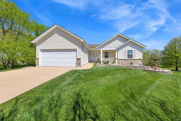 322 Ruth Ann Drive O'Fallon, MO House Sold - Photo 1 of 47. Opens carousel modal