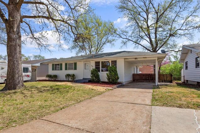 22 Manor Drive Florissant, MO House Sold - Photo 1 of 25. Opens carousel modal