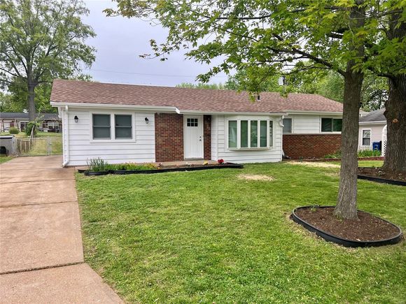 9530 Montbrook Drive St Louis, MO House Sold - Photo 1 of 20. Opens carousel modal