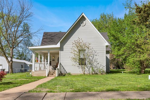 607 N 4th Elsberry, MO House Sold - Photo 1 of 22. Opens carousel modal