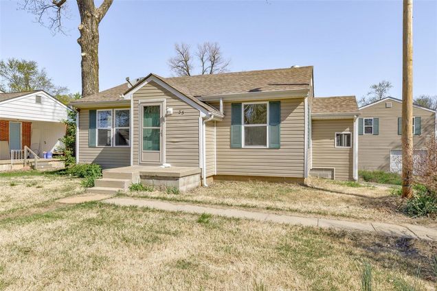 35 Oak St Farmington, MO House Sold - Photo 1 of 21. Opens carousel modal