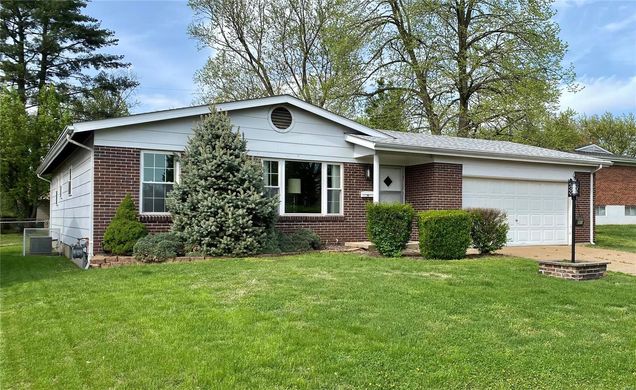 2675 Delaware Drive Florissant, MO House Sold - Photo 1 of 20. Opens carousel modal