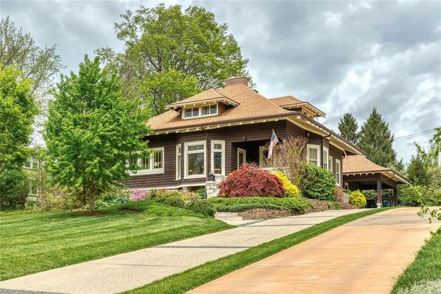 635 W Lockwood Avenue Webster Groves, MO House Sold - Photo 1 of 46. Opens carousel modal