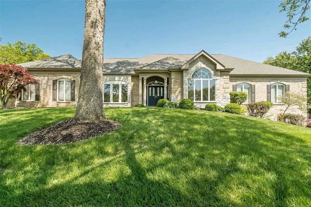 9181 Fox Bridge Drive Sunset Hills, MO House Sold - Photo 1 of 42. Opens carousel modal