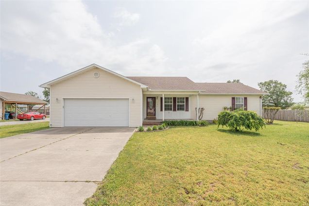 118 Karen Drive Sikeston, MO House Sold - Photo 1 of 28. Opens carousel modal