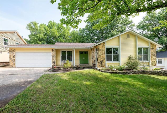 5 Greenfield Drive St Peters, MO House Sold - Photo 1 of 29. Opens carousel modal