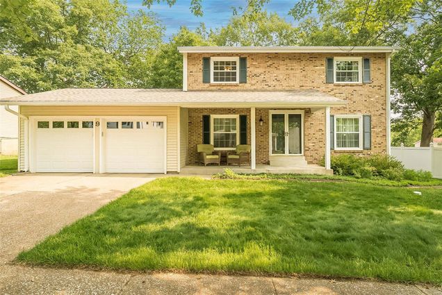 9 Calder Court Manchester, MO House Sold - Photo 1 of 33. Opens carousel modal