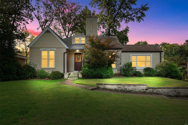652 Fieldston Terrace Webster Groves, MO House Sold - Photo 1 of 34. Opens carousel modal