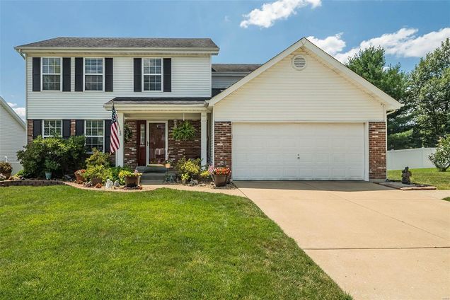3 Green Pines Court St Peters, MO House Sold - Photo 1 of 25. Opens carousel modal