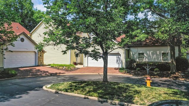 1536 Walpole Drive Chesterfield, MO Townhouse Sold - Photo 1 of 44. Opens carousel modal