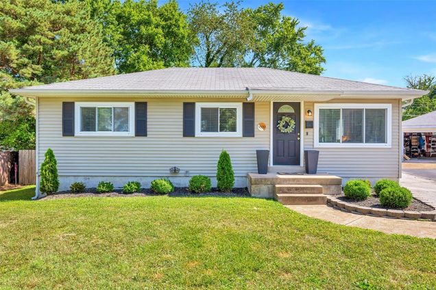 9500 Port Drive St Louis, MO House Sold - Photo 1 of 30. Opens carousel modal